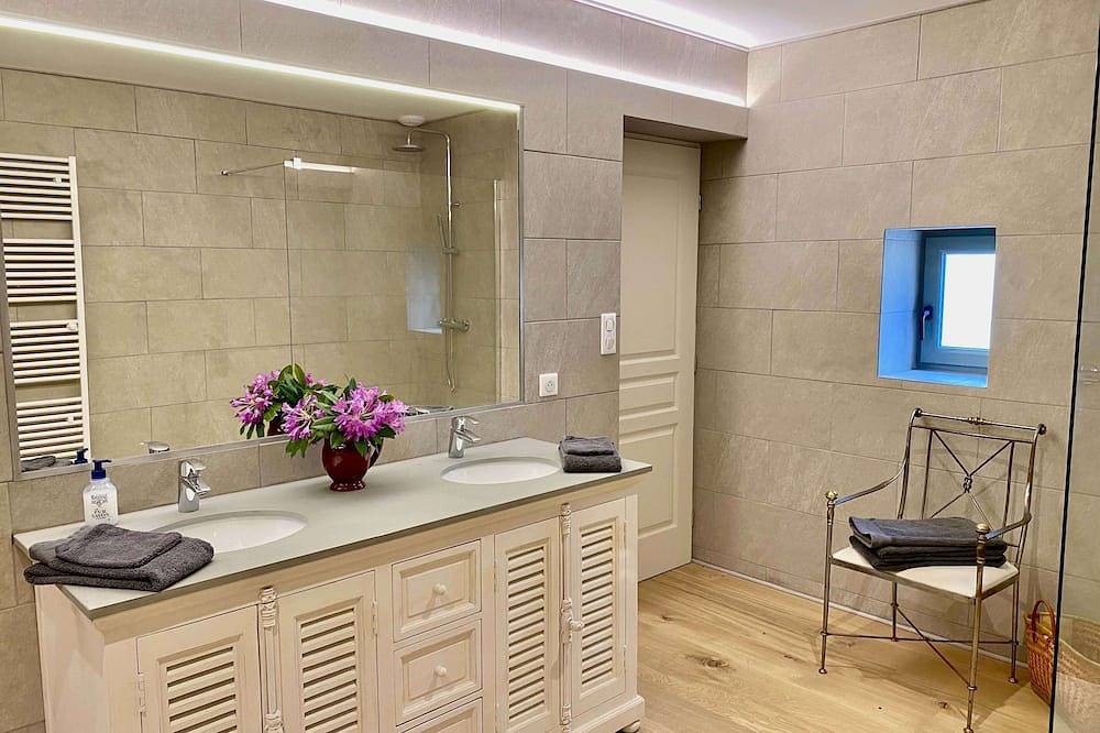 Ferien Maisonette mit Terrasse und Garten in Cluny, Mâcon und Umgebung