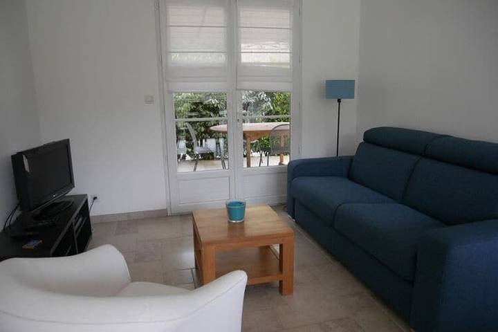 Gîte pour 4 personnes, avec jardin ainsi que terrasse et piscine, adapté aux familles à Montauroux - 2