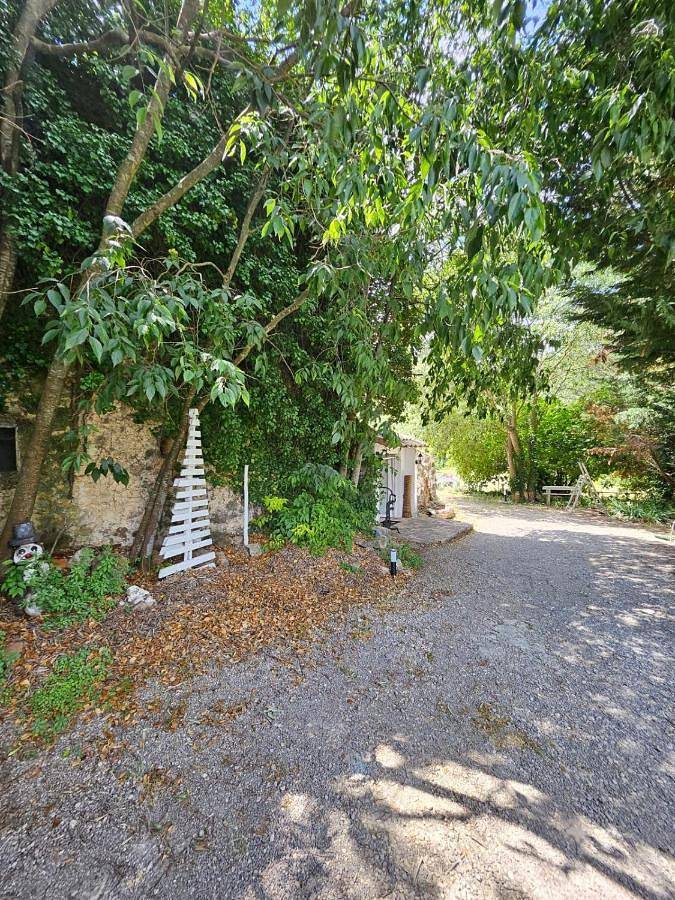 Chambre d’hôte pour 2 personnes, avec piscine ainsi que vue et jardin à Cotignac - 4