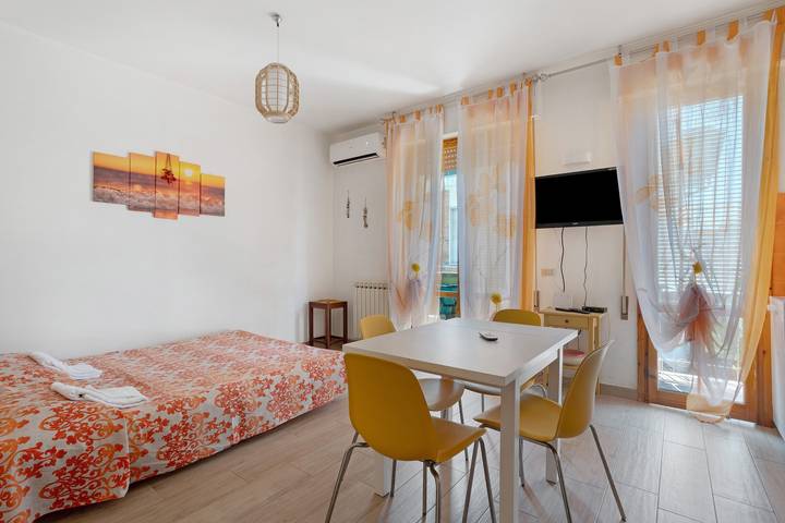 Appartamento intero, Appartamento per vacanze 'Coral House Viareggio' con balcone in Viareggio, Riviera Toscana