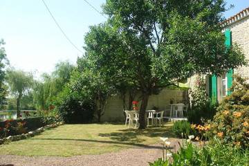 Agriturismo pour 6 personnes, avec jardin à Maillé