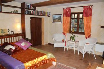 Chambre d’hôte pour 2 personnes, avec jacuzzi et sauna ainsi que piscine et jardin à Flayosc