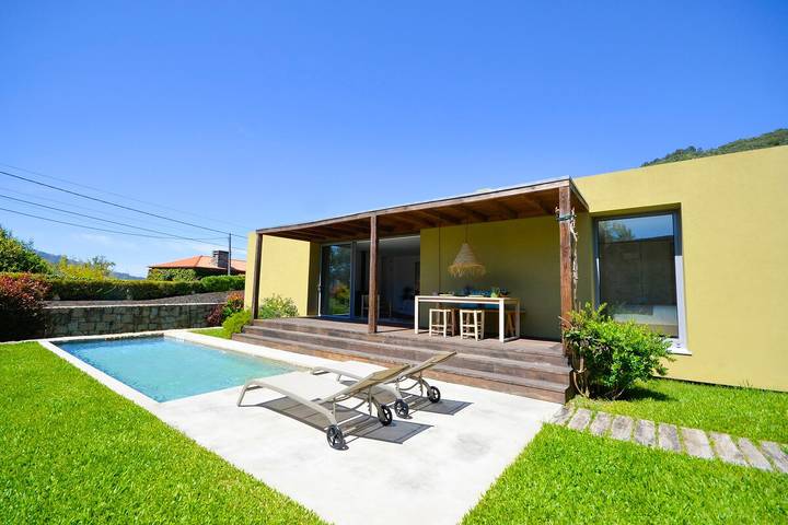 Location de vacances pour 4 personnes, avec piscine ainsi que jardin et vue sur l’océan dans Caminha - 2