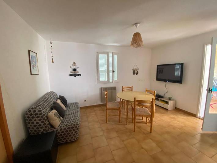Gîte pour 5 personnes, avec piscine ainsi que jardin et vue à Lama - 3