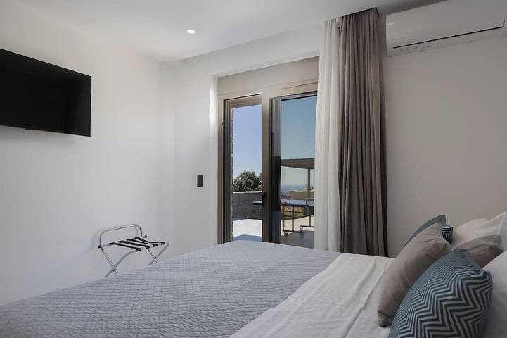 Impeccable design, total privacy & heated pool with sea views in Atsipopoulo, Nikiforos Fokas