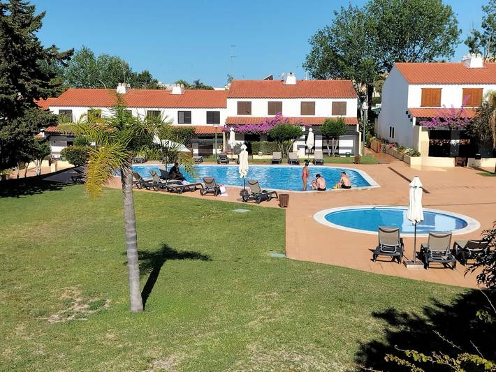 V2 Vilar Jardim Piscina wifi in Quarteira, Faro Distrikt