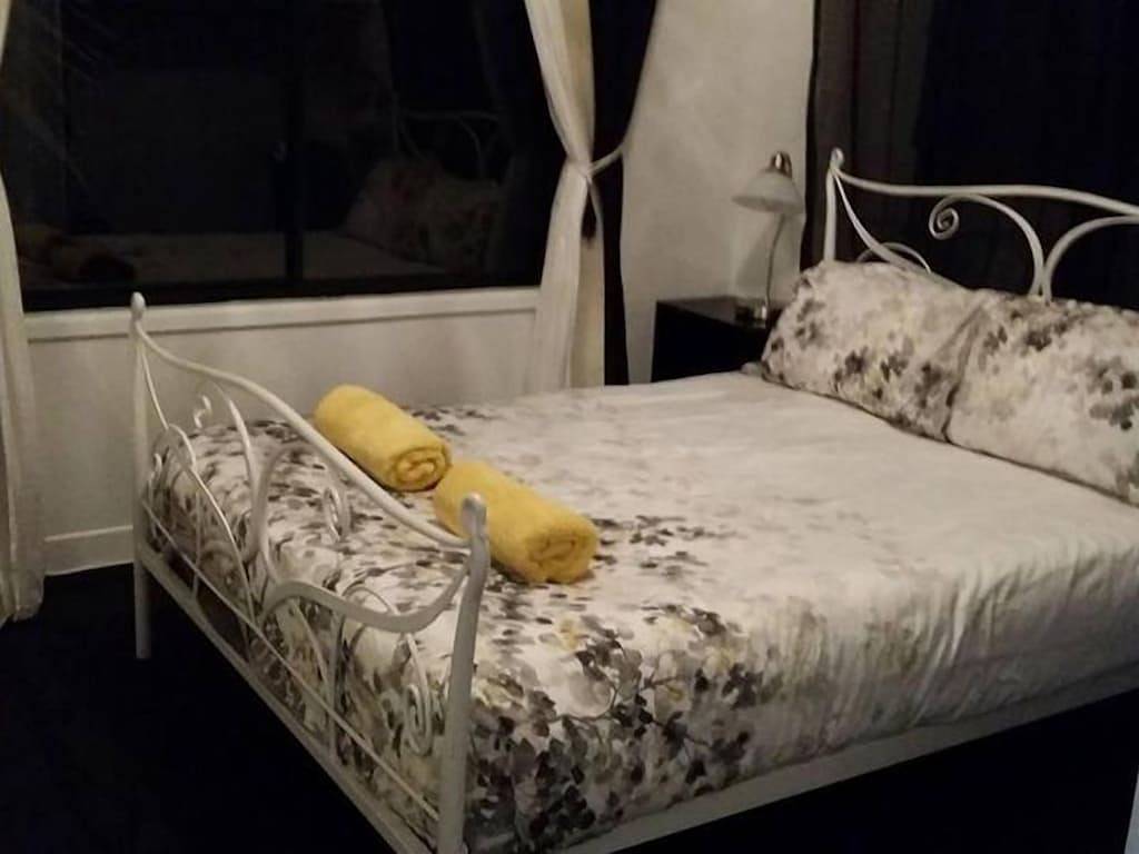 *** Himmel Nr. 2, 100% Pet Friendly Beach House *** in Pambula Beach, New South Wales