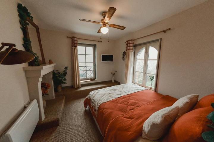 Gîte pour 2 personnes, avec terrasse à La Ferté-Bernard