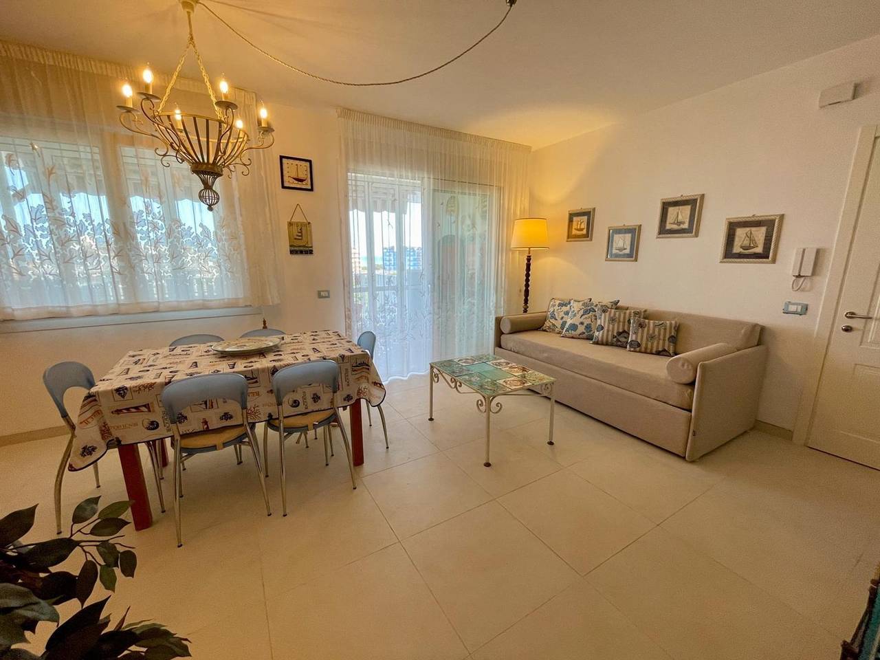 Ganze Wohnung, Ferienwohnung mit Meerblick und Pool in Caorle in Porto Santa Margherita, Caorle