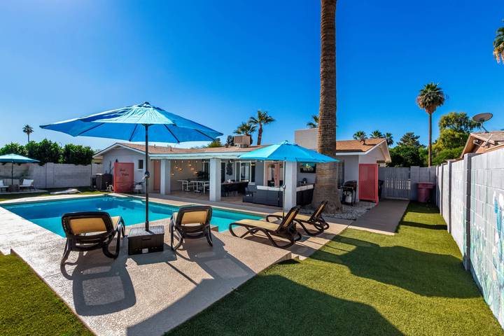 Holiday home for 12 people, with garden and terrace - 1