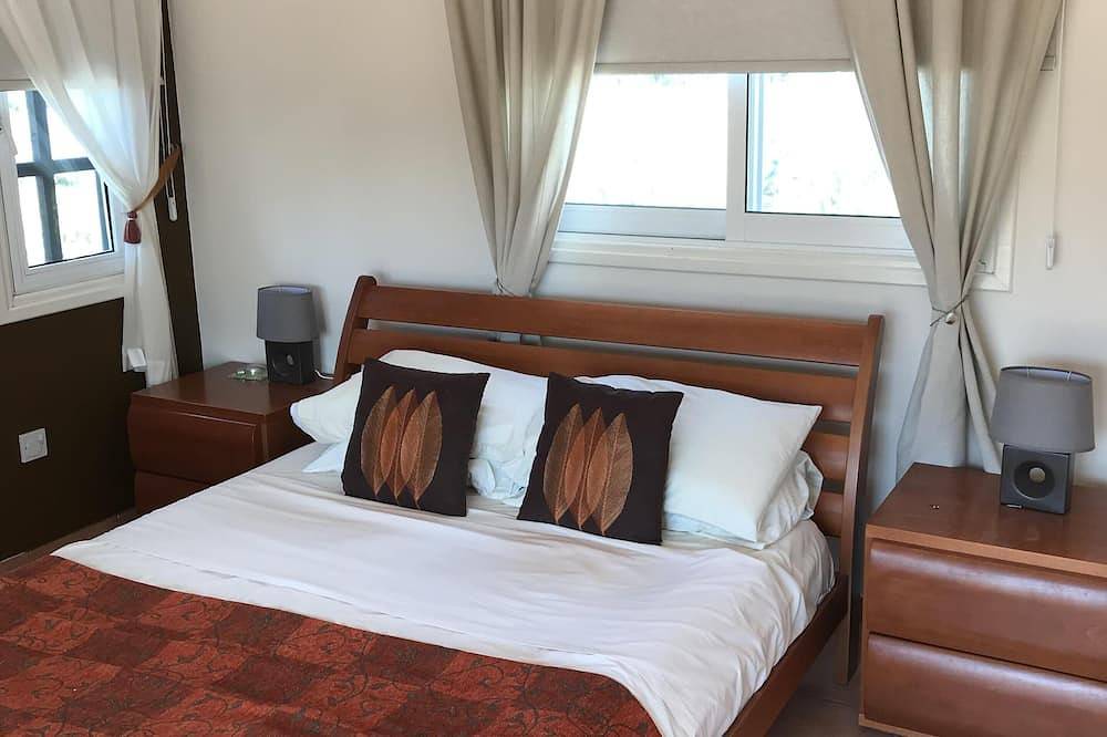 Villa Lesbos ist eine schöne, geräumige Villa mit 2 Schlafzimmern und privatem Pool in der Nähe des Strandes in Peyia, Südzypern