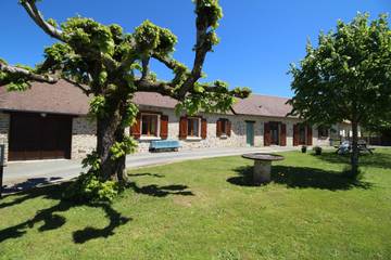 Gîte pour 8 personnes, avec jardin à Saint-Yrieix-la-Perche