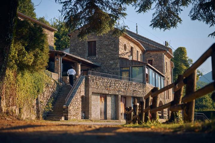 Cottage pour 2 personnes, avec terrasse et piscine, animaux acceptés à Mandagout