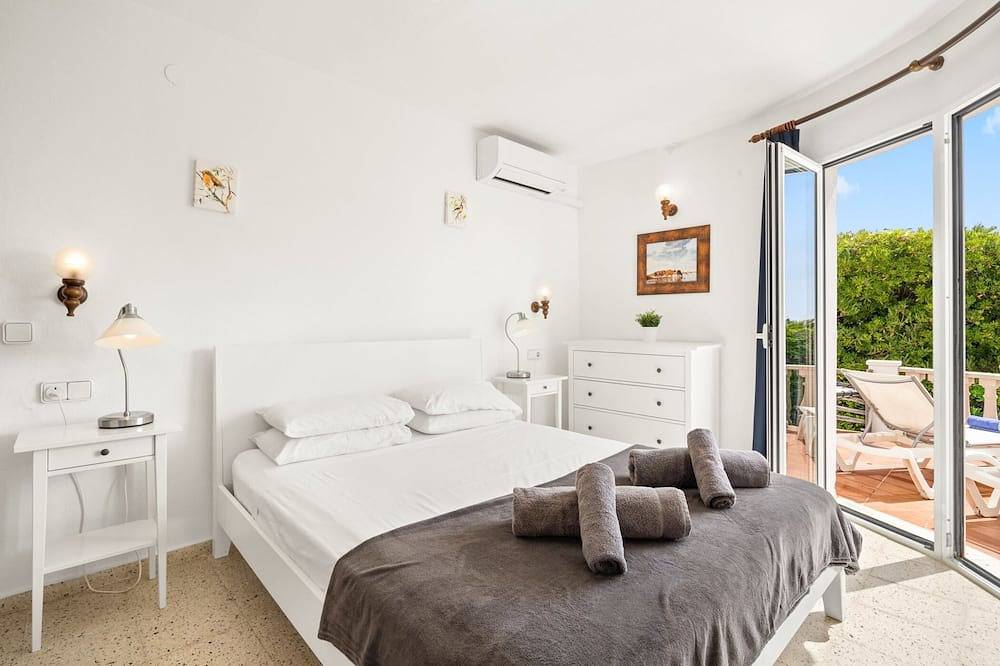 Casa Kintore A beautiful family friendly villa in S'Algar, Sant Lluís