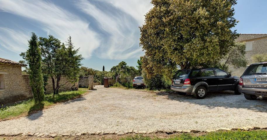 Gîte pour 6 personnes, avec terrasse ainsi que piscine et jardin à Gordes - 4