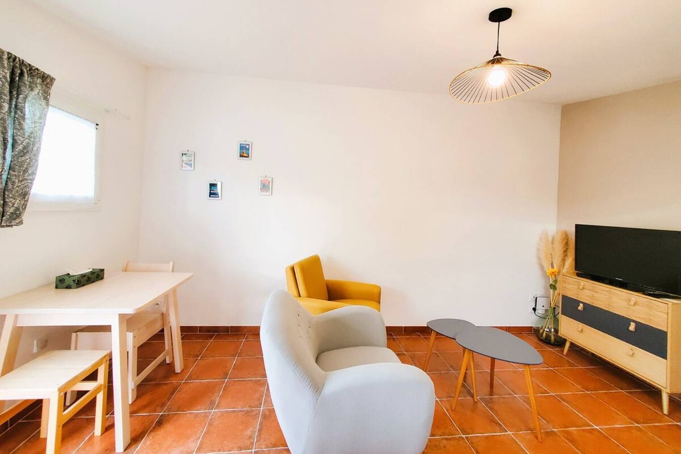 Appartement entier, Bleu Mimosa, T2 près des Grands Buffets in Narbonne, Côte d'Améthyste