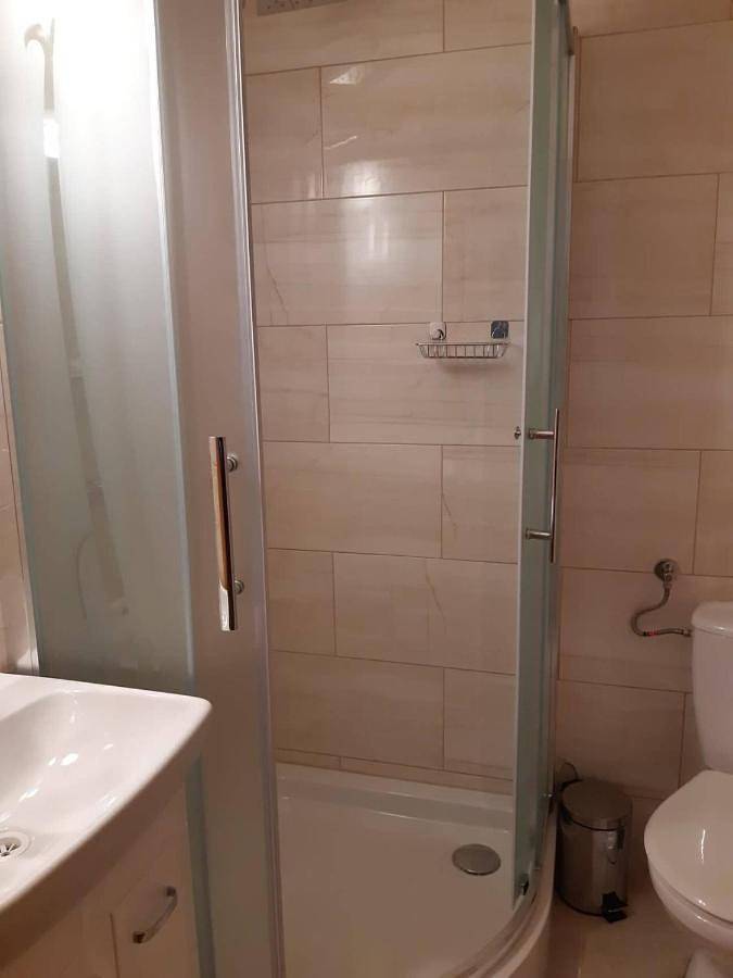 Cały apartament wypoczynkowy, Family Room with Private Bathroom in Chochołów, Karpaty (Polska)