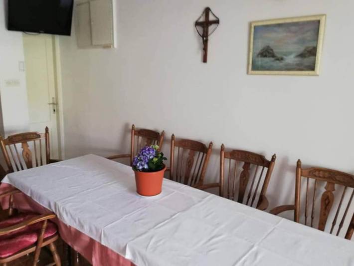 Ferienhaus für 8 Personen, mit Garten und Balkon, kinderfreundlich in Banjol