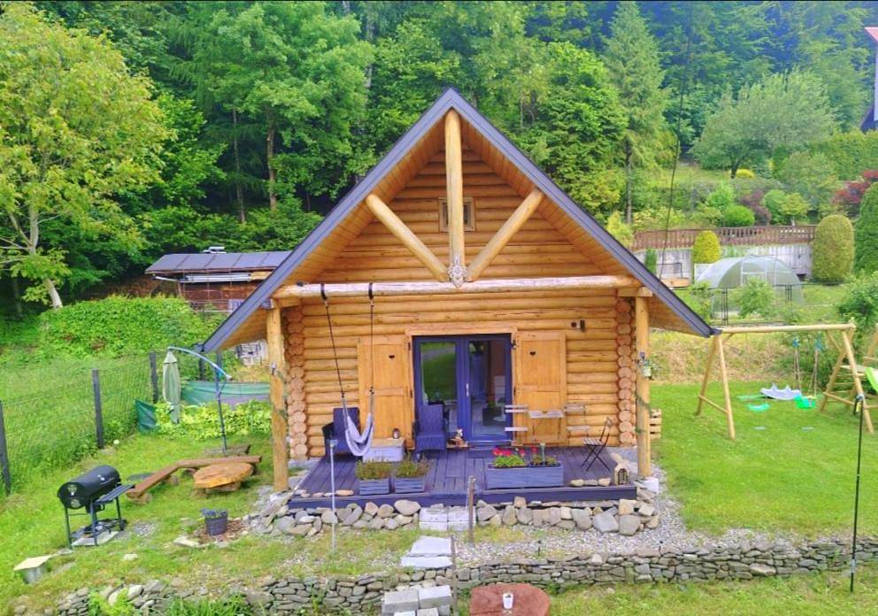 Chatka pod lasem Szczyrk Domek z jacuzzi in Szczyrk, Karpaty (Polska)