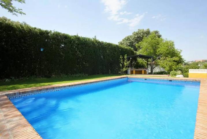 Casa de vacaciones para 13 personas, con jardín y piscina, Familias con niños en Serranía de Ronda - 2