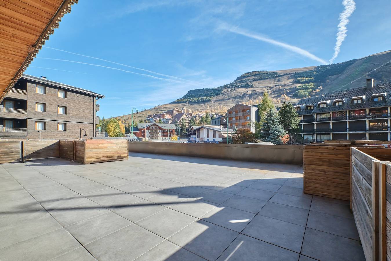 Appartement entier, Appartement 'Marmotte 10 -103' avec vue sur la montagne et terrasse privée in Mont-de-Lans, Les Deux Alpes