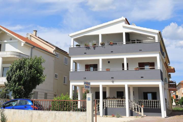 Ferienwohnung für 4 Personen, mit Balkon in Zadar