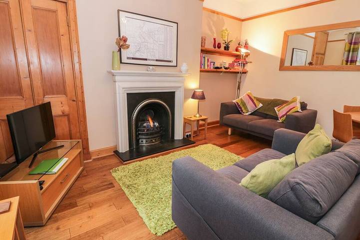 63 Rosetta Road, family friendly, with a garden in Peebles in Peebles, Scottish Borders