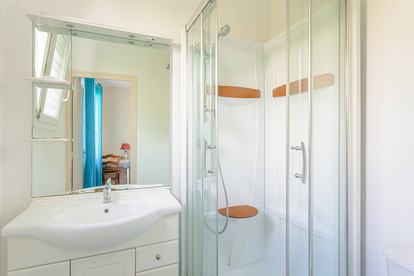 Chambre d'hôtes 'Grillon La Brée Les Bains' avec terrasse partagée, jardin partagé et Wi-Fi in La Brée-les-Bains, Côte de Beauté