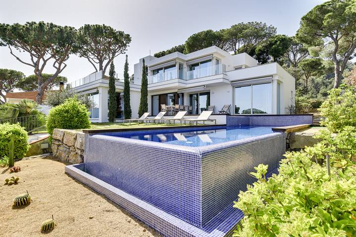 Chalet para 10 personas, con terraza y jardín - 1