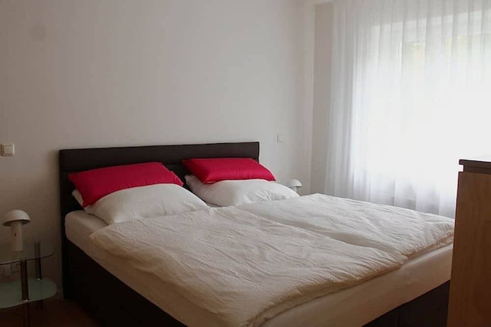 Ganze Wohnung, Schöne 57qm Ferienwohnung (inkl. Pool und Tiefgarage) - am Ortskern in Bad Essen, Wiehengebirge