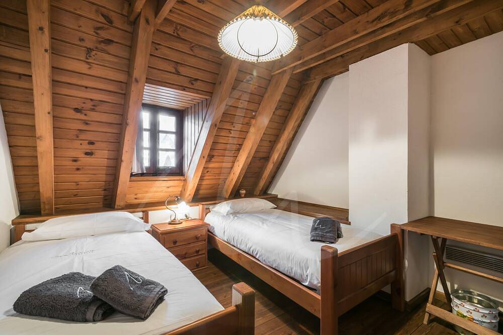 Casa Ferrera in Escuñau, viella e mijaran