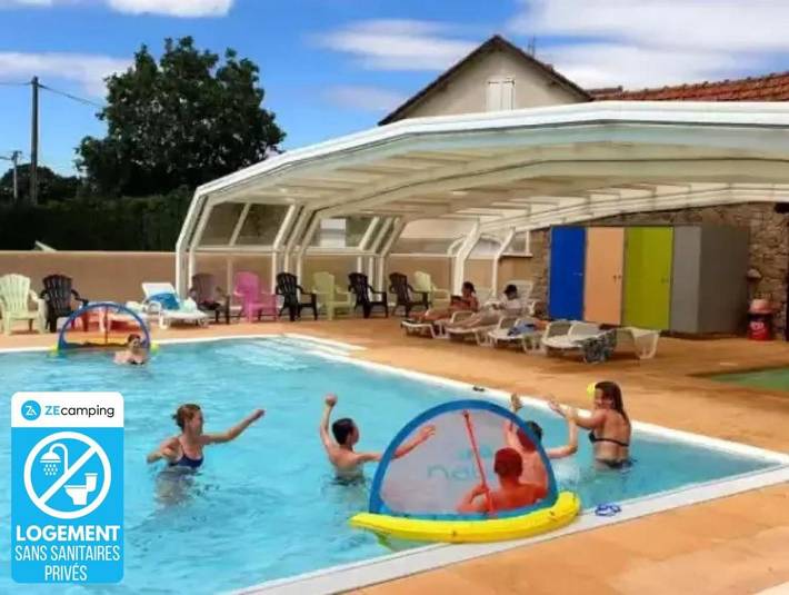 Location de vacances pour 8 personnes, avec piscine ainsi que terrasse et bassin pour enfant, animaux acceptés à Thégra