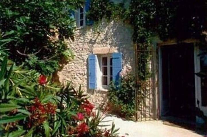 Location de vacances pour 5 personnes, avec Jacuzzi et Terrasse ainsi que Jardin et Piscine à Joucas - 4