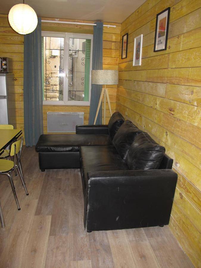 Gîte pour 6 personnes, avec terrasse à Tourbes - 3