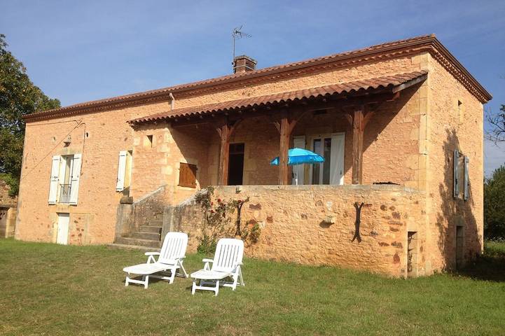 Gîte pour 6 personnes, avec terrasse à Saint-Front-sur-Lémance