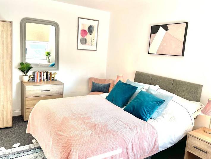 Bed and breakfast for 2 people, with Terrace and Garden in Coventry