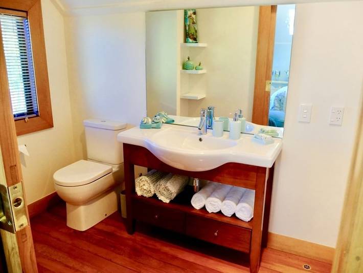 Holiday home for 12 people, with garden and terrace in Otago