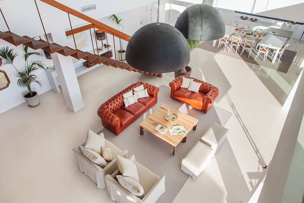 Villa Alkaram lujo/luxury con vistas panorámicas al océano atlántico y África in Playa de los Alemanes, Tarifa