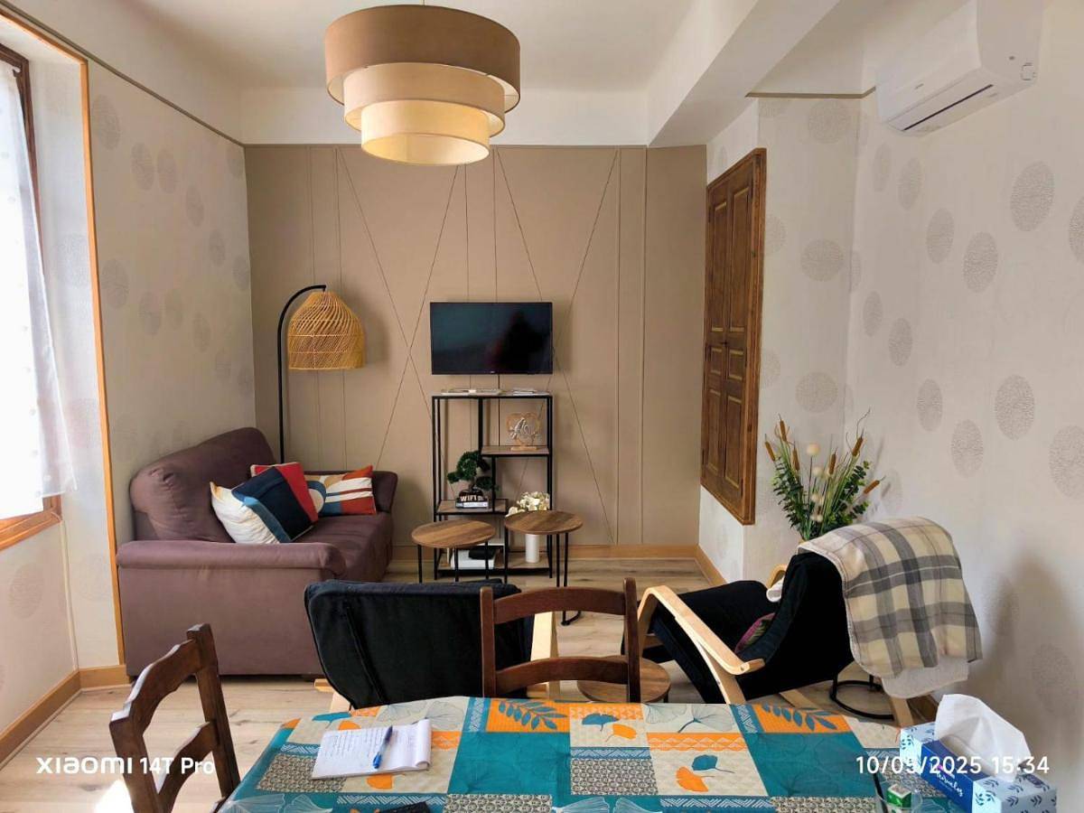 Two-Bedroom House in Montescot, Côte d'Améthyste