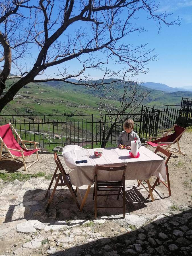 Casa vacanza per 2 persone, con panorama e terrazza a Petralia Soprana