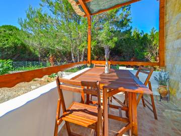 Ferienwohnung für 3 Personen, mit Garten und Terrasse in Sukosan