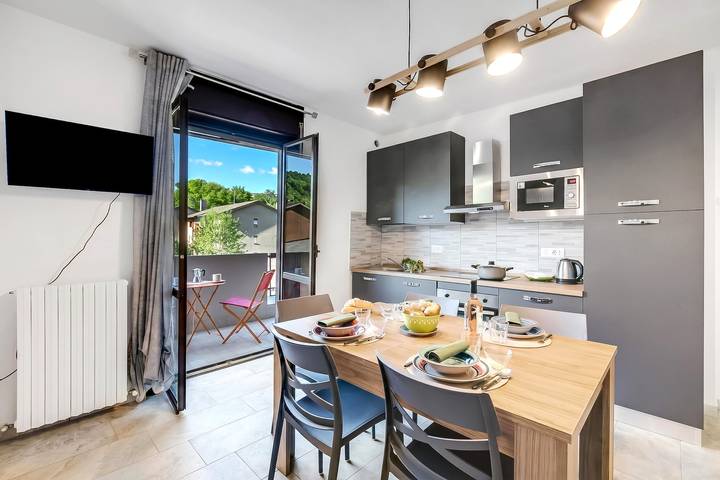Gîte pour 4 personnes, avec Balcon à Laveno-Mombello - 2