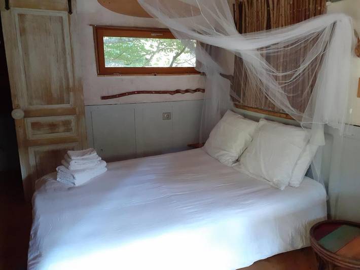 Location de vacances pour 2 personnes, avec vue et piscine ainsi que jardin et balcon à Couze-et-Saint-Front - 4