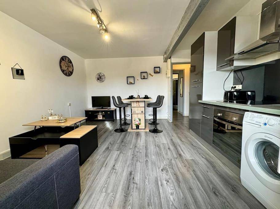 Appartement entier, One-Bedroom Apartment in Cognac, Charente