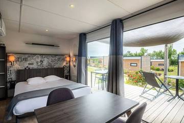 Camping pour 2 Personnes dans La Châtaigneraie, Fontenay-le-Comte, Photo 1
