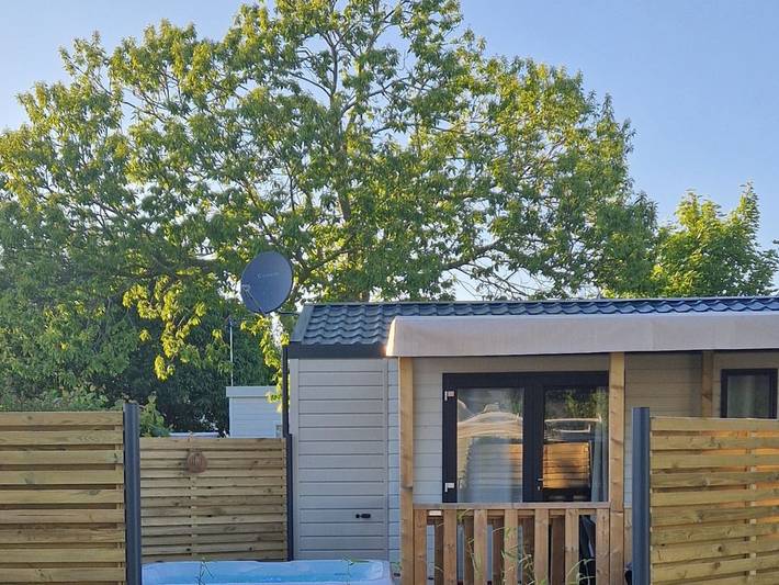 Mobile home for 4 people, with terrace, with pets - 1