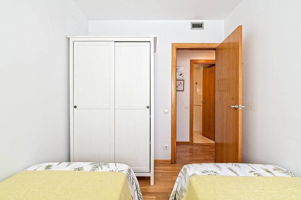 Entire apartment, Apartamento lujo& piscina junto Barcelona Centro in Ripollet, Barcelona Inland