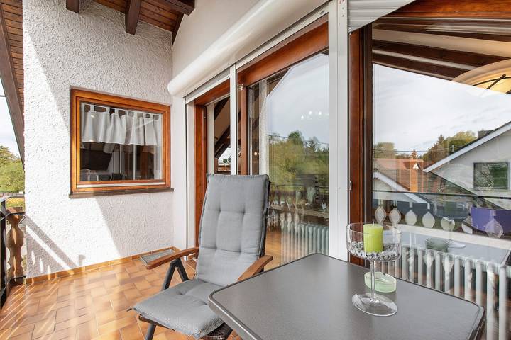 Appartement entier, Appartement "Fernsicht" avec vue sur les montagnes, balcon et Wi-Fi in Zwiefalten, Neckar-Alb