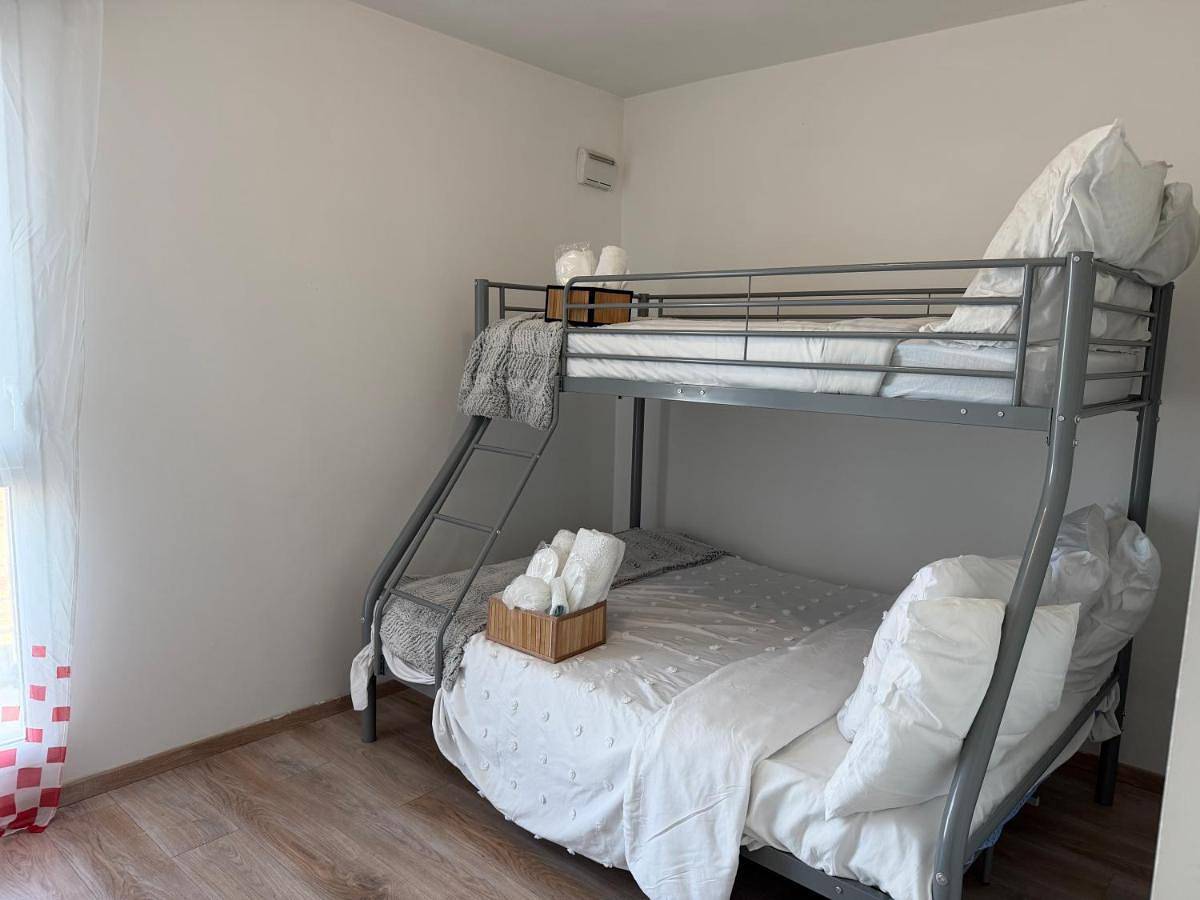 Appartement entier, Two-Bedroom Apartment in La Rochette (Seine-et-Marne), Seine-et-Marne