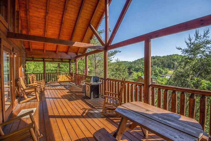 Chalet for 10 people, with hot tub and balcony in Pigeon Forge